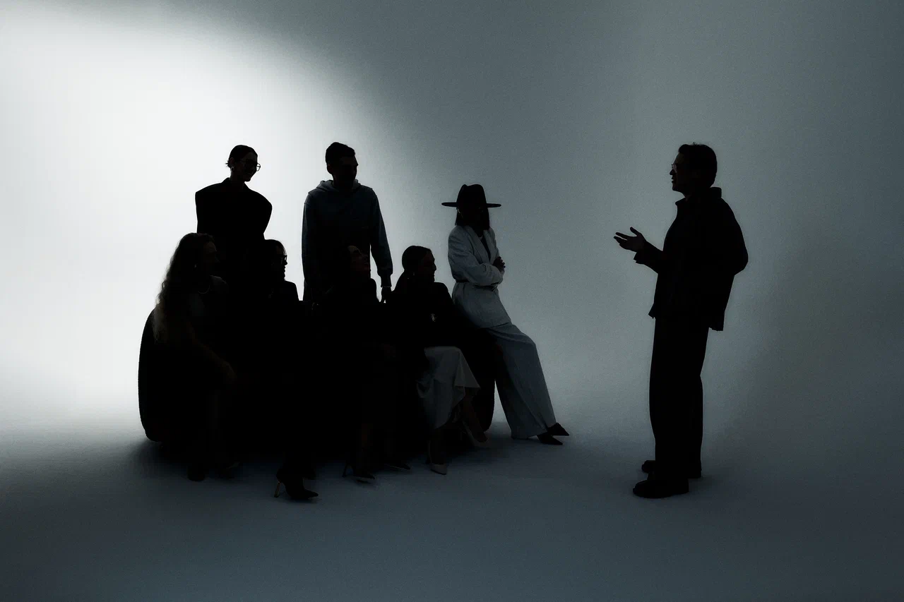 Силуэт команды студии IMAGE28